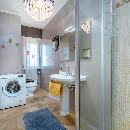 Lucilla - Con Wifi Nel Cuore Di * Udine